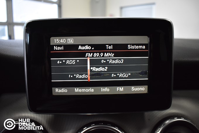 MERCEDES-BENZ GLA 180 CDI Sport